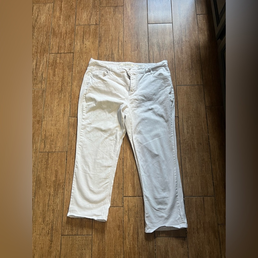 Jones New York White Relaxed Jeans Classic Fit